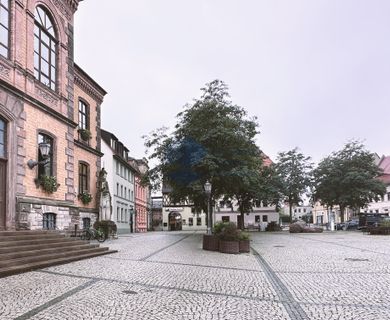 Wohn- und Geschäftshaus in Zentrumslage – Rathaus und Marktplatz