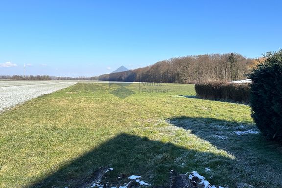 Neubaugebiet Wohnbaugrundstück – unvermessen